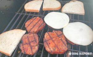 Grilling slices with bread and cheese